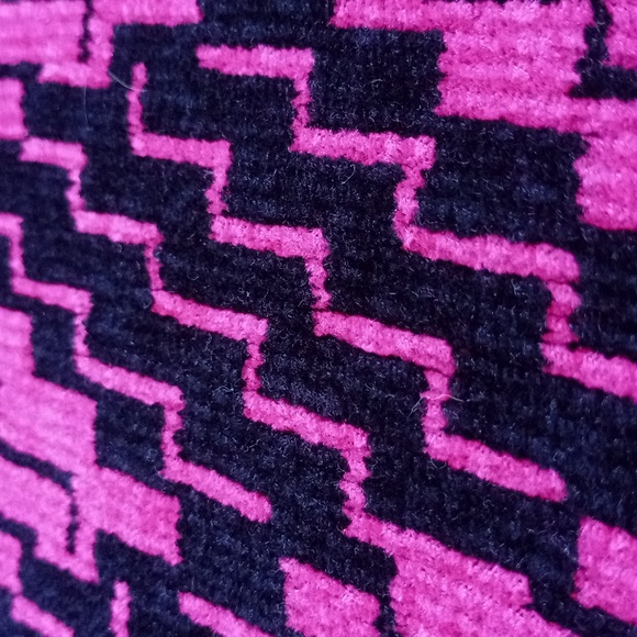 Vintage 90s Diamond Pattern Pink/Black Crewneck Shoulder Pads - Picture 5 of 5